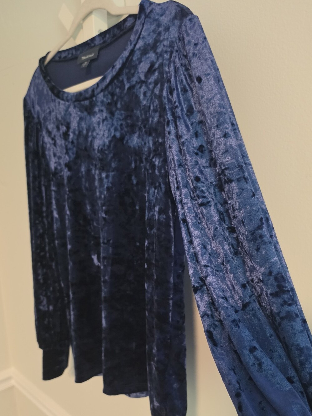 ModCloth‎ Navy Blue Crushed Velvet Long Sleeve Top Women's Medium Fall Winter - Picture 3 of 9